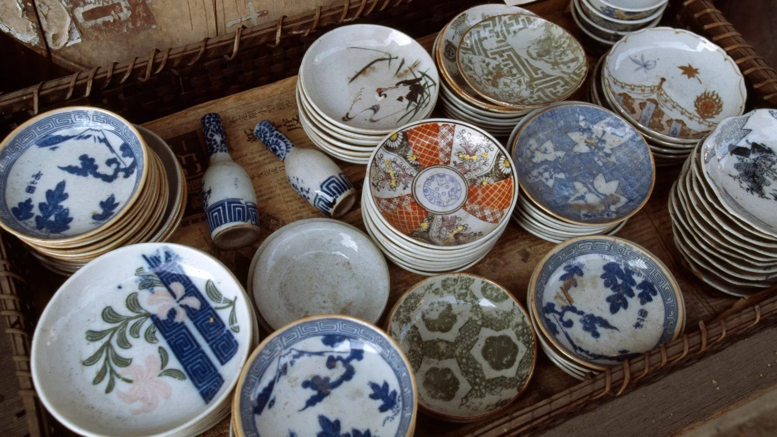Best Ways to Move Antiques Without Damaging Them article image